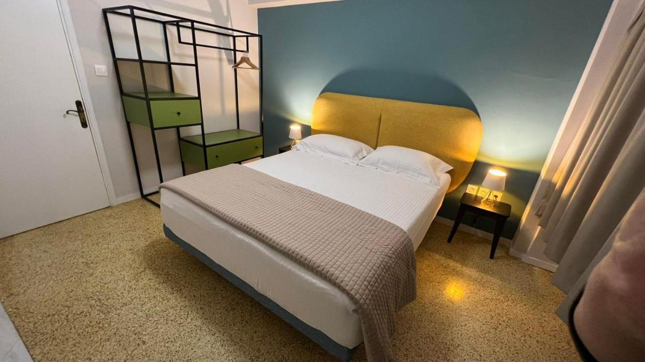 Crown Syntagma Apartment أثينا المظهر الخارجي الصورة
